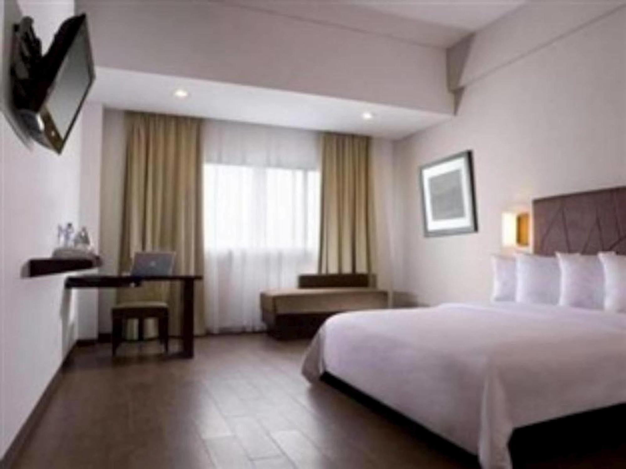 Hotel Santika Bogor Extérieur photo